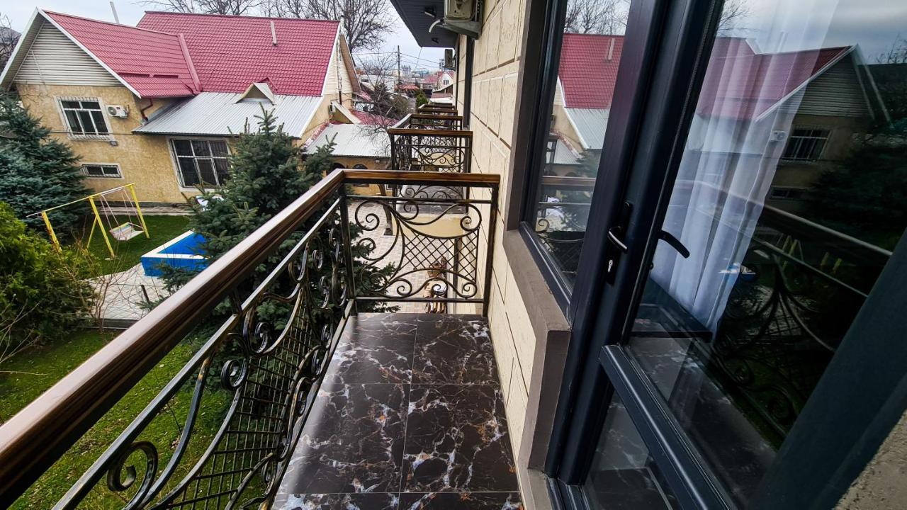 Dosman Hotel Bishkek Exterior foto