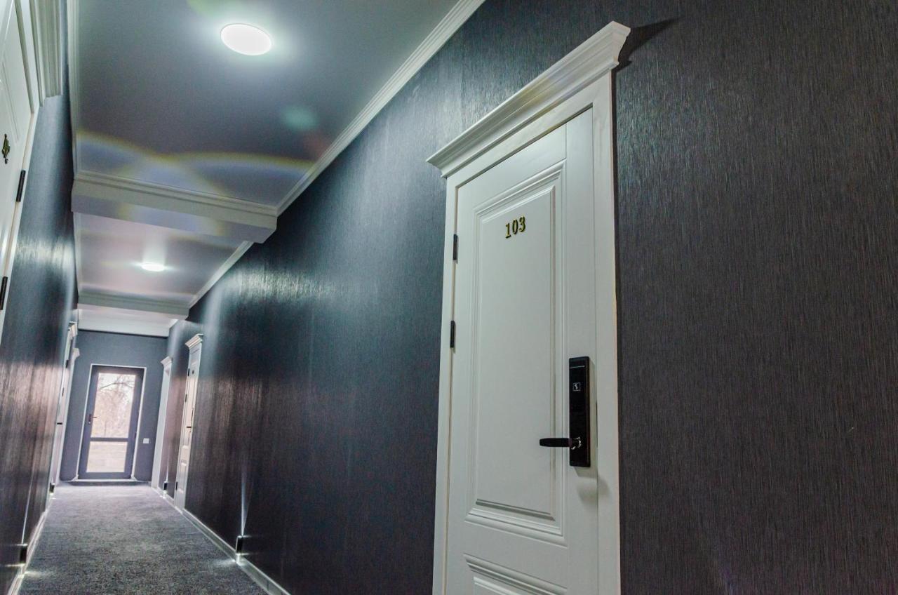 Dosman Hotel Bishkek Exterior foto